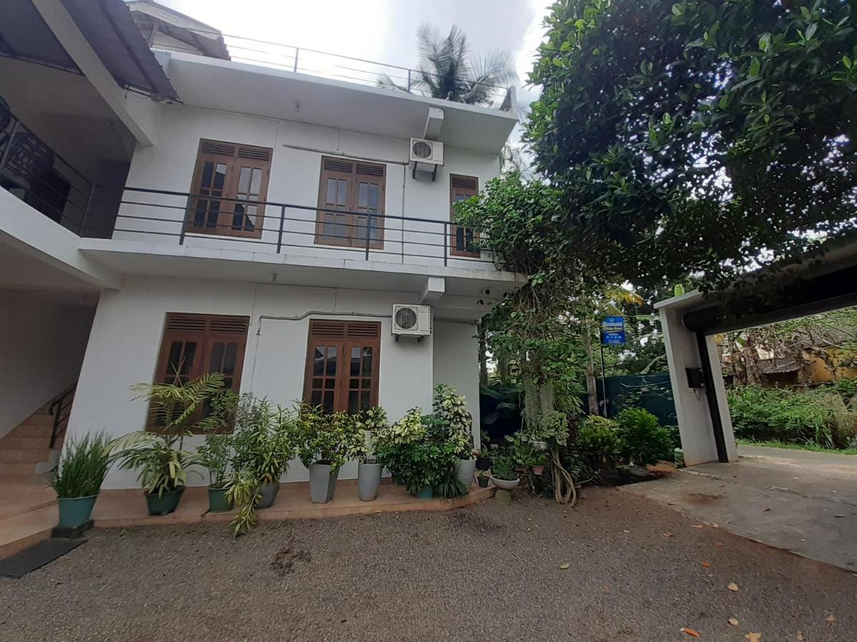 אנוראדפורה Emarald Holiday Homes מראה חיצוני תמונה