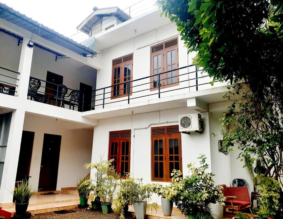 אנוראדפורה Emarald Holiday Homes מראה חיצוני תמונה