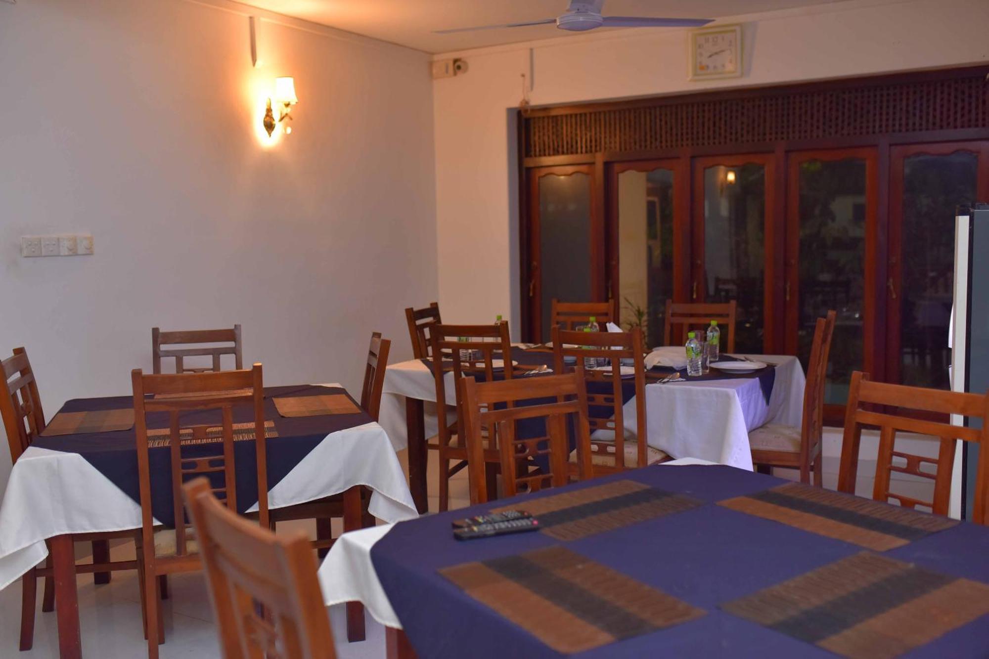 אנוראדפורה Emarald Holiday Homes מראה חיצוני תמונה