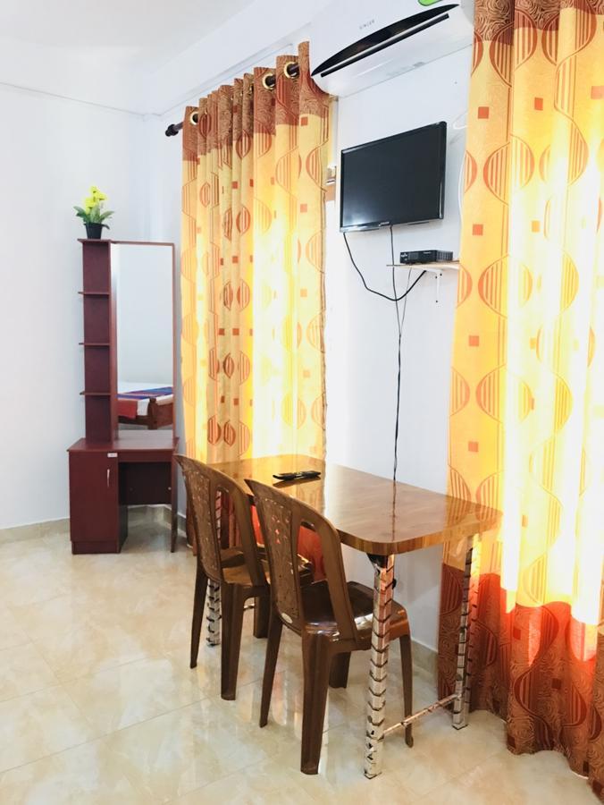 אנוראדפורה Emarald Holiday Homes מראה חיצוני תמונה