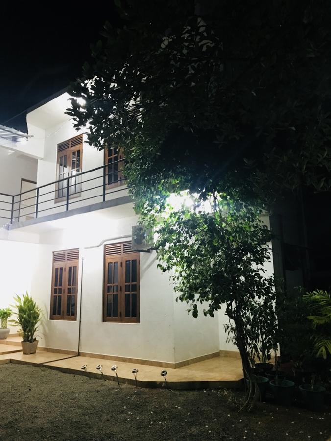 אנוראדפורה Emarald Holiday Homes מראה חיצוני תמונה