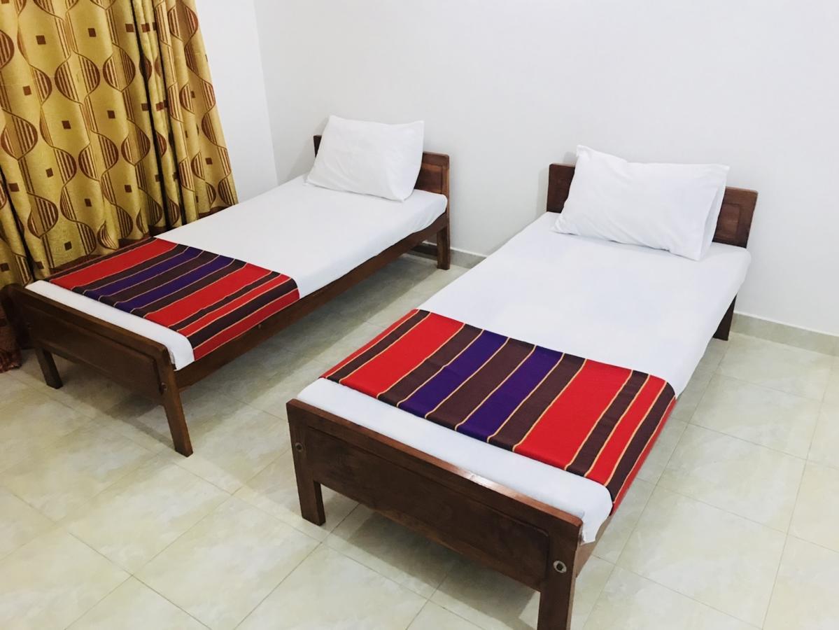 אנוראדפורה Emarald Holiday Homes מראה חיצוני תמונה